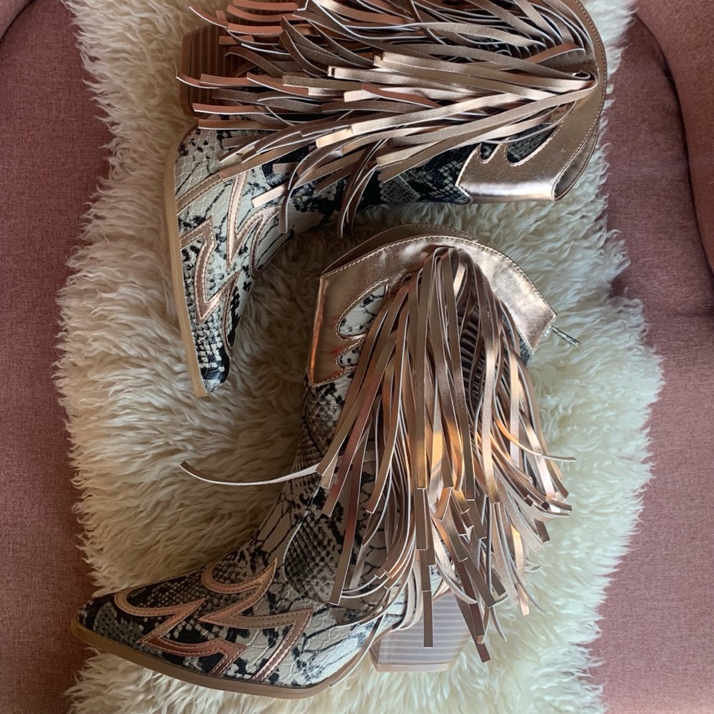 Snake Print Western Boots W Metallic Fringes size 6.5